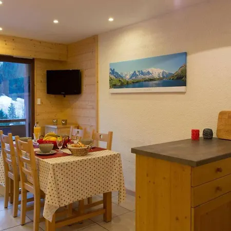 Appt Cosy 3 Pieces Avec Mezzanine - 6 Couchages, Parking, Animaux Admis - Grand Bornand - Fr-1-241-104